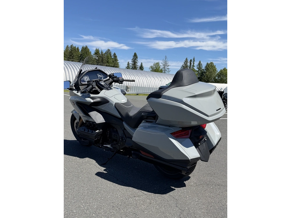Honda Gold Wing Tour 2026 alt