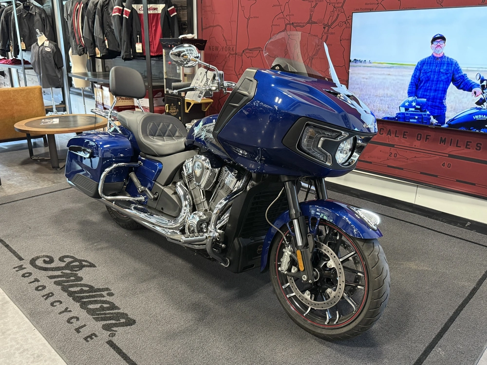2020 Indian Motorcycle Challenger Limited alt