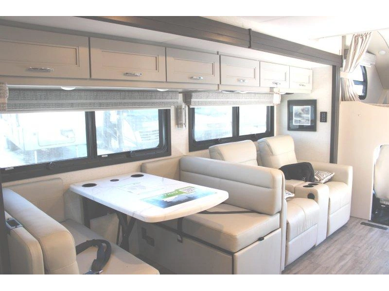 Thor Motor Coach Inception 38dx 2026 alt