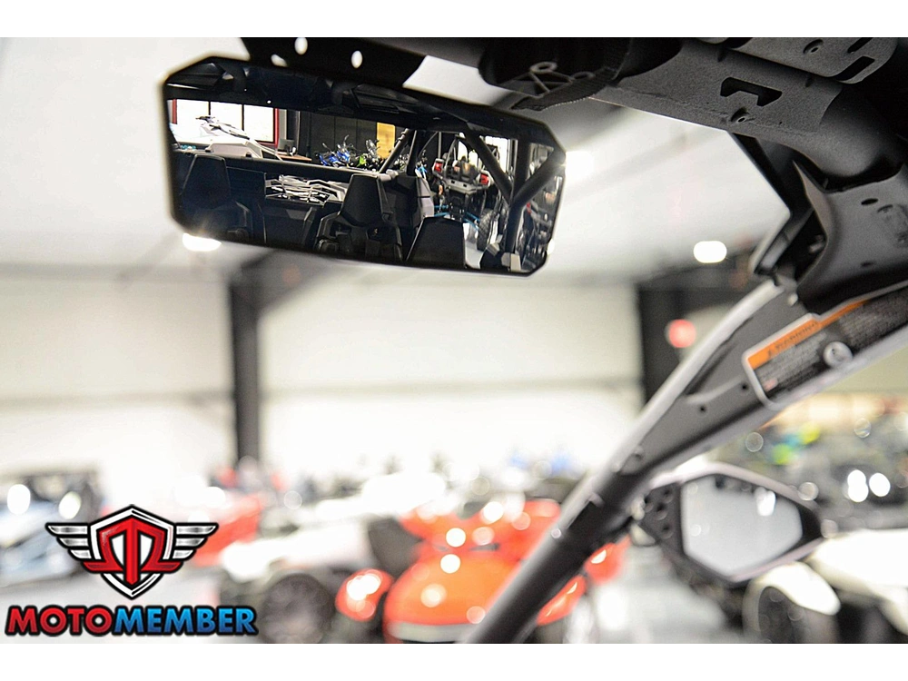 2026 Can-am Maverick X3 Max X Rs Turbo Rr Triple Black_10.25 In Infotainment alt