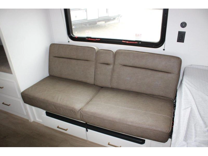 2026 Grand Design Transcend 151bh alt