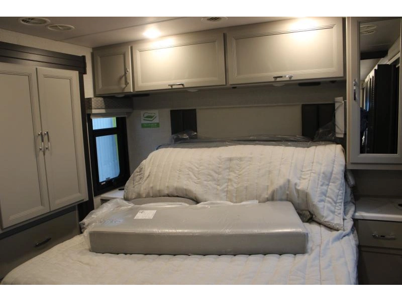 Thor Motor Coach Palazzo 33.6 2026 alt