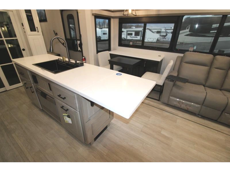 Jayco Pinnacle 38kpts 2026 alt