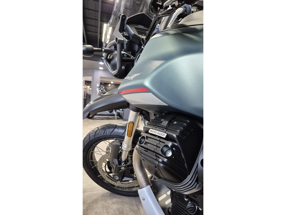 Moto Guzzi V85tt 2023 alt