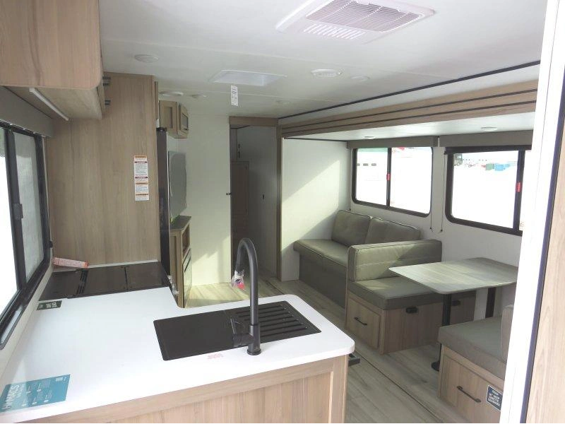 Keystone Rv Coleman 32bhs 2026 alt
