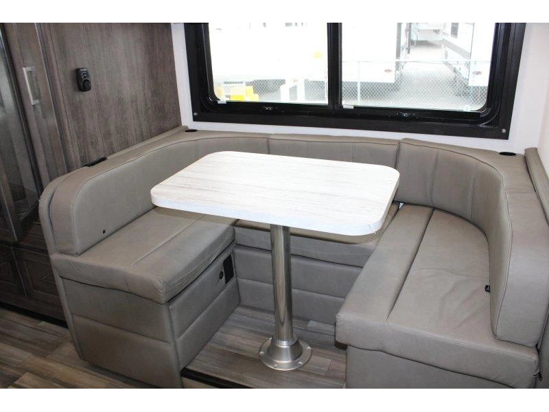 2026 Jayco Melbourne 24l alt