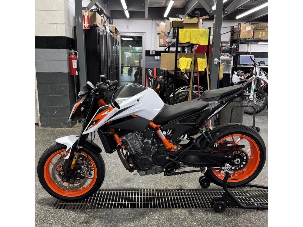 2021 Ktm 890 Duke R alt