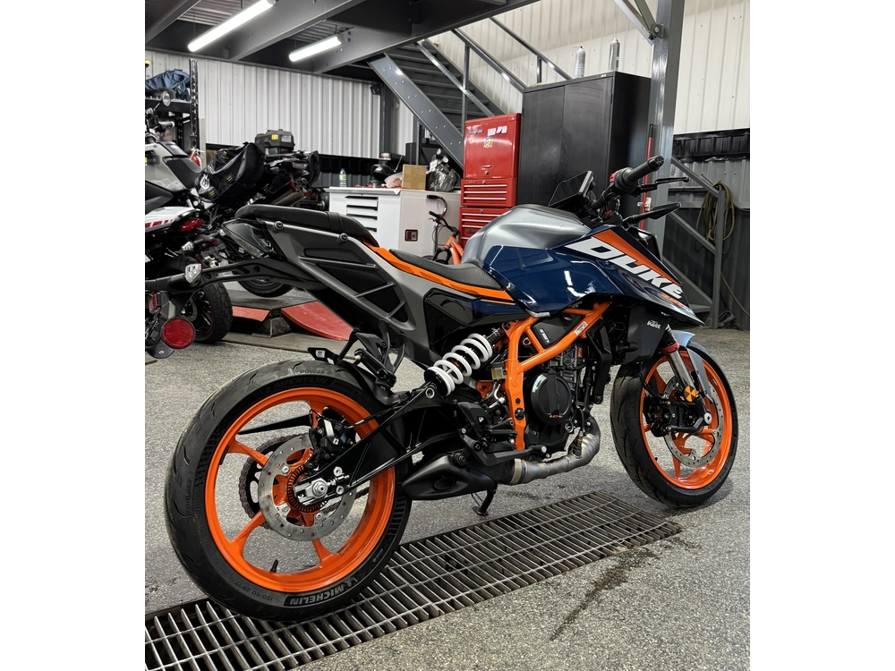 2025 Ktm 390 Duke alt