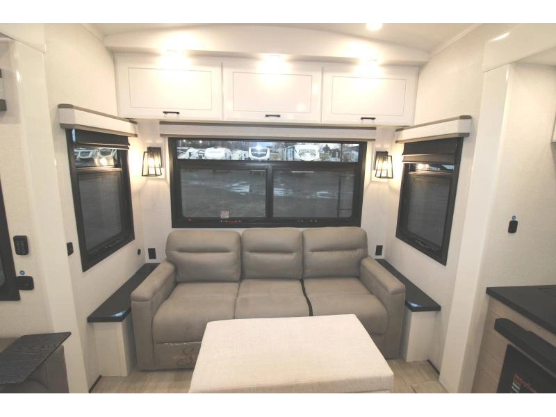 Jayco Pinnacle 38kpts 2026 alt