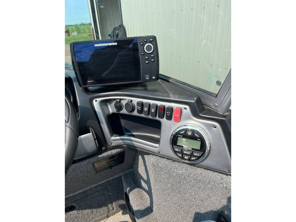 2018 Lund Boat Co 1775 Impact alt