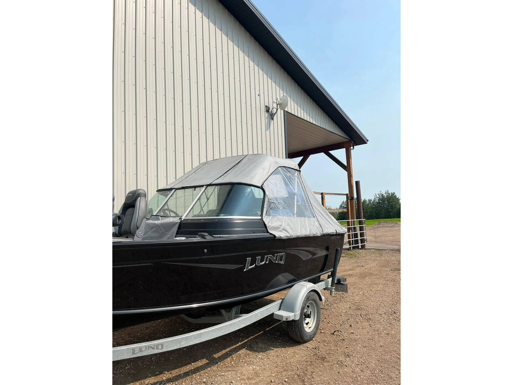 2018 Lund Boat Co 1775 Impact alt
