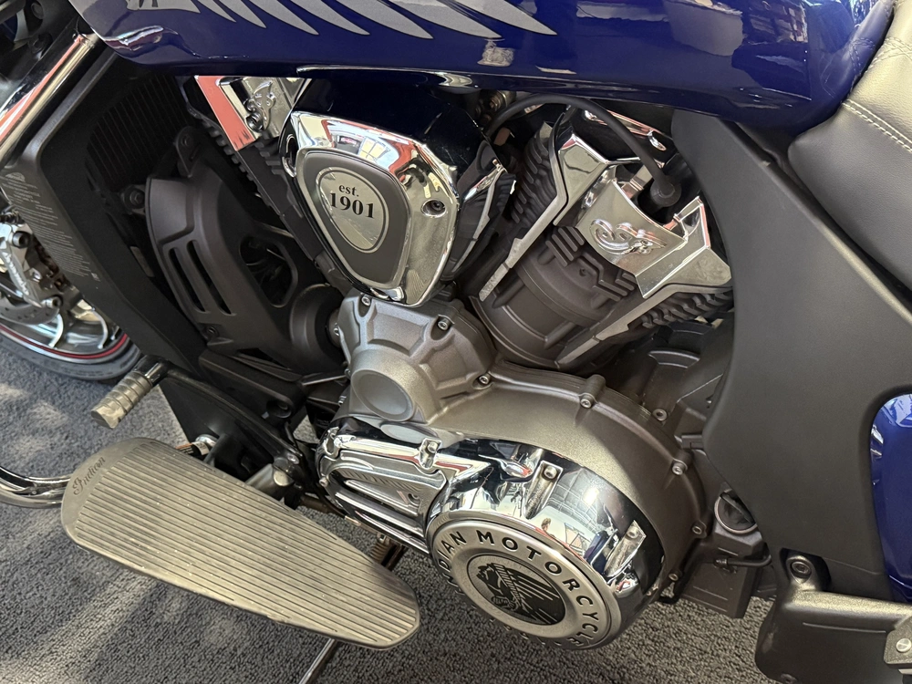 2020 Indian Motorcycle Challenger Limited alt