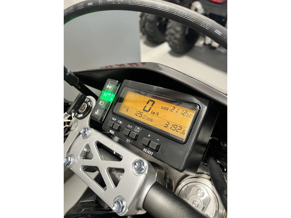 Suzuki Drz400smm Super Moto 2024 alt