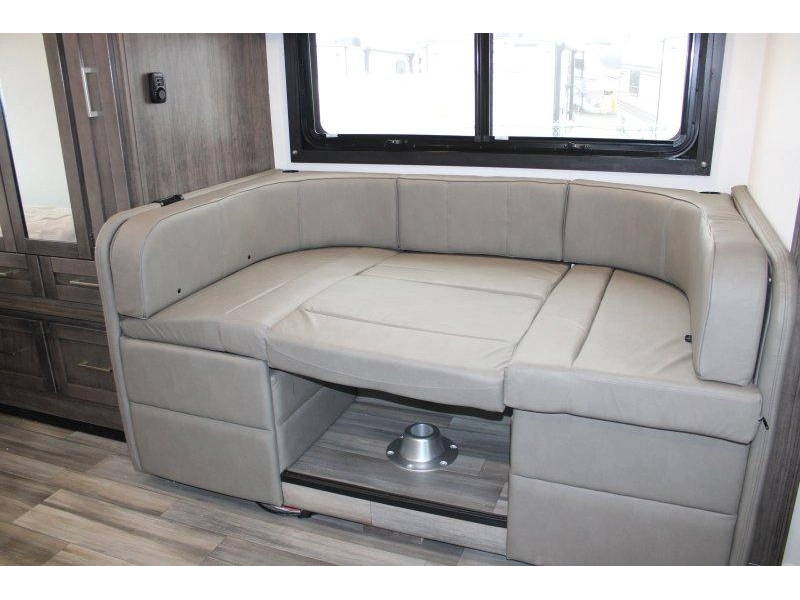 2026 Jayco Melbourne 24l alt