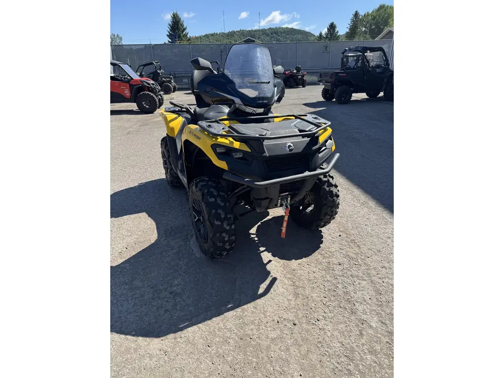Can-Am OUTLANDER MAX XT 700 2023