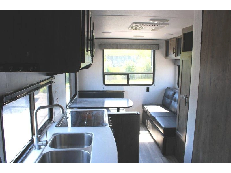 2022 Heartland Pionner 210rd alt