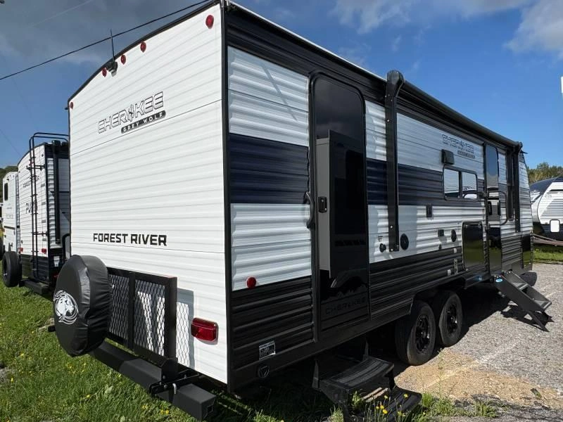 2026 Cherokee Grey Wolf 23dbh alt