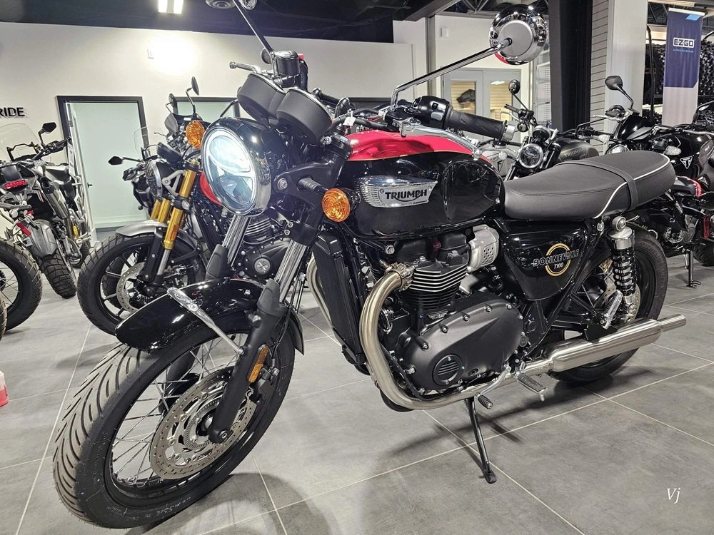 2026 Triumph Bonneville T100 alt