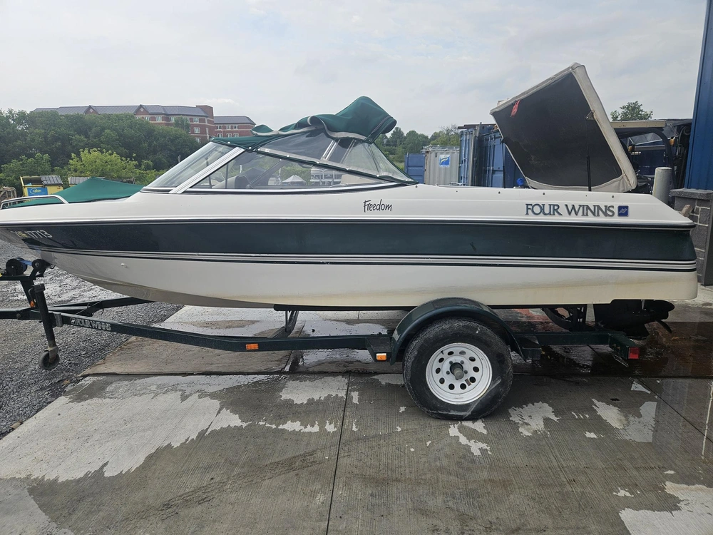 1995 Four Winns Freedom Dlx 170 alt