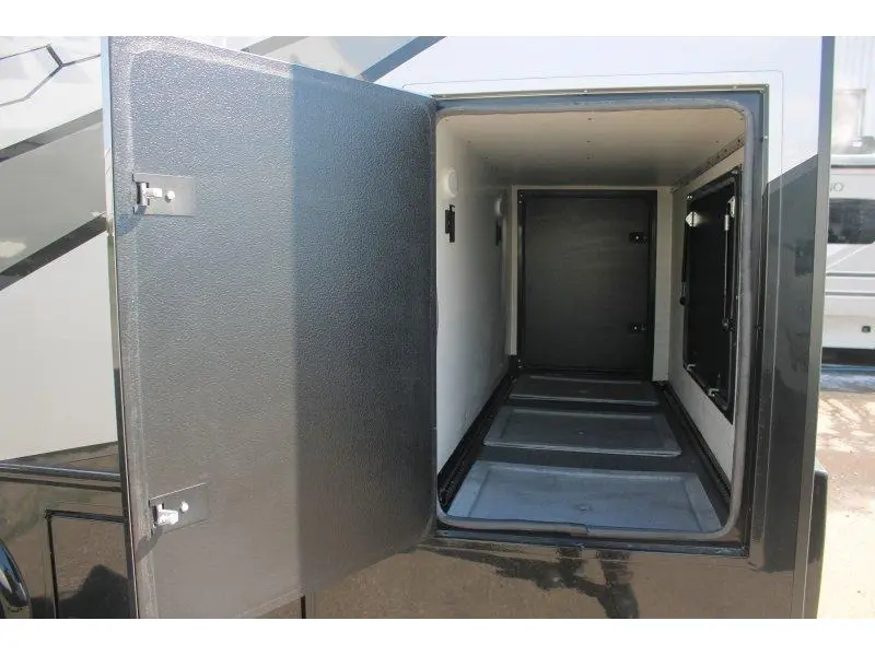 Dynamax Isata 3 24TW 2027