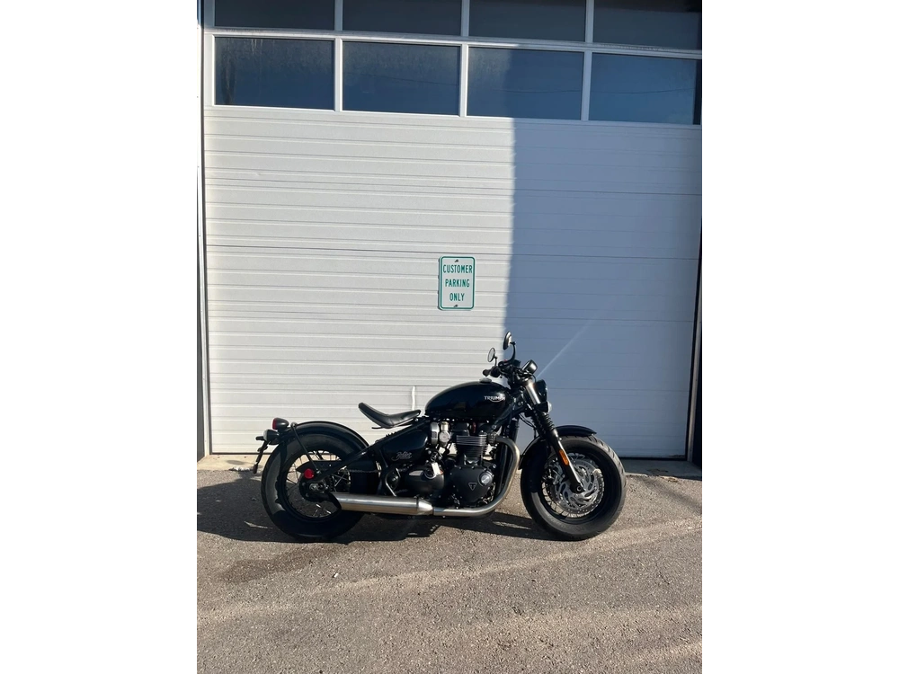 2023 Triumph Bonneville Bobber Matte Storm Grey / Matte Ironstone alt