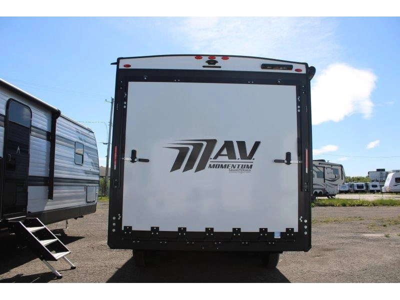 Grand Design Momentum 17mav 2026 alt