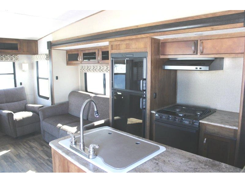Coachmen Chaparral 31rls 2016 alt