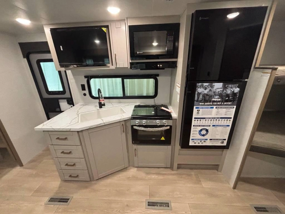 Jayco Jay Flight 245bhs 2027 alt