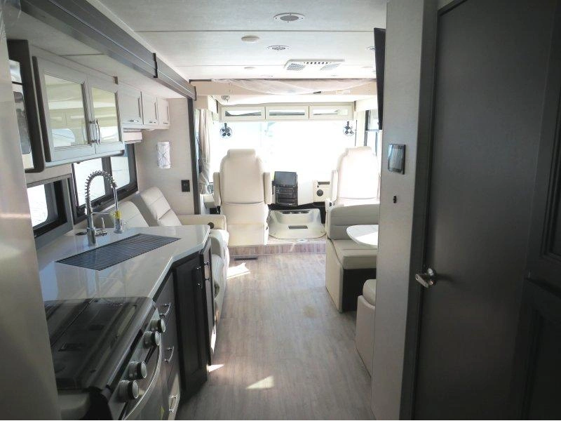 Thor Motor Coach Indigo Mm30 2026 alt