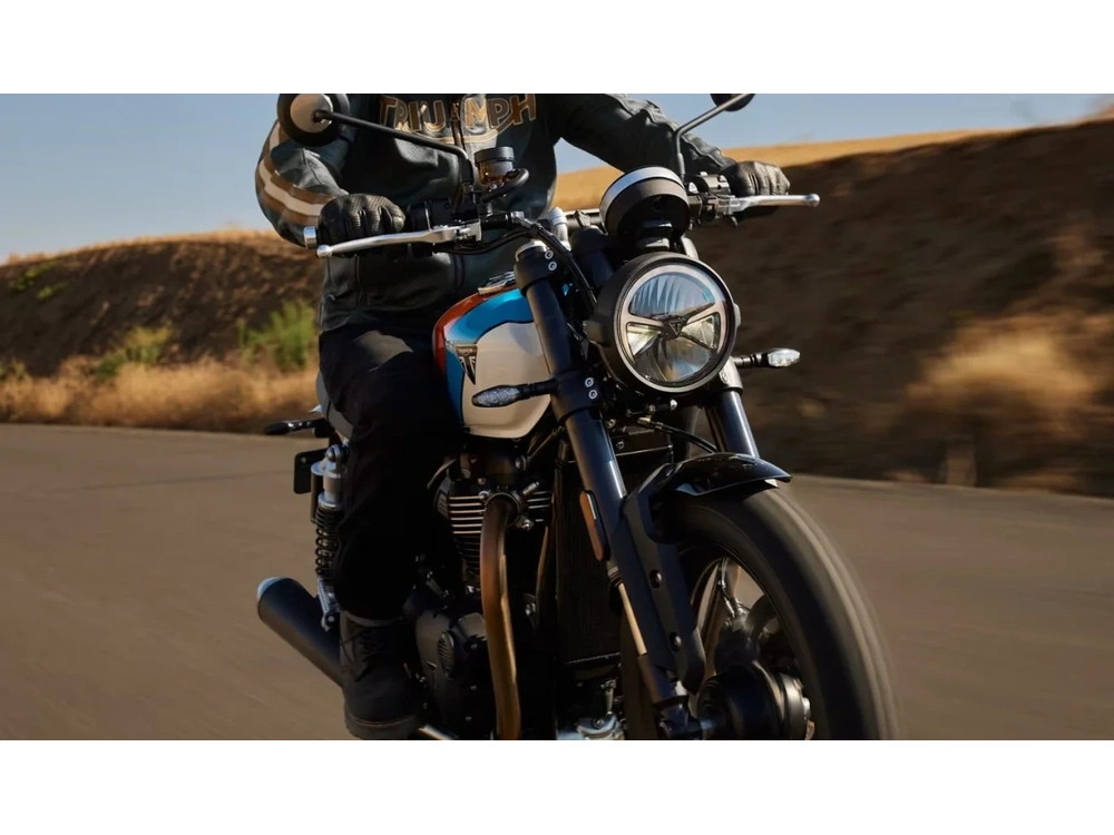 2026 Triumph Speed Twin 900 Pure White / Maui Blue / Tangerine Orange alt