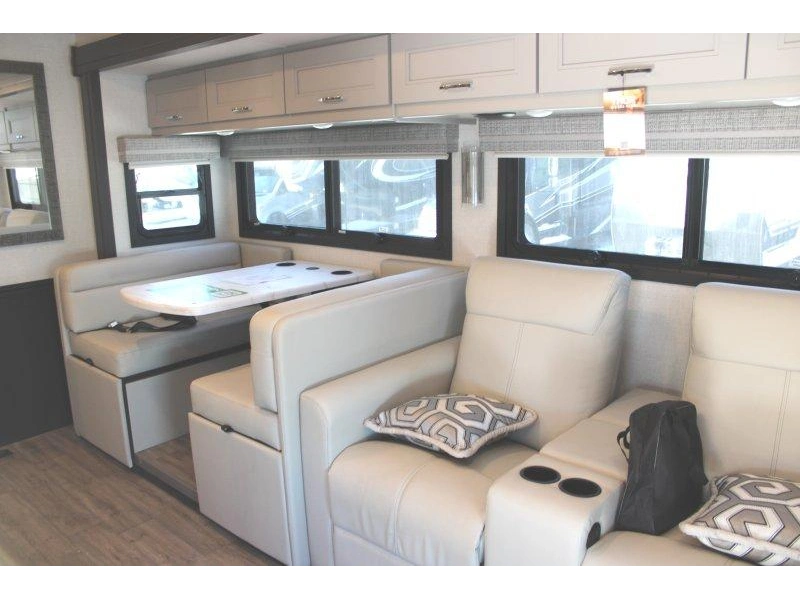 Thor Motor Coach Inception 38dx 2026 alt