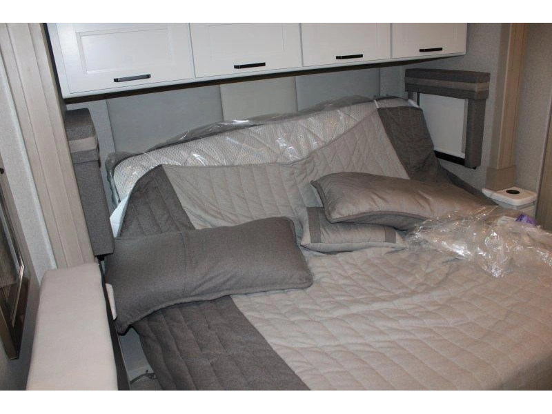 Thor Motor Coach Aria 3901 2027 alt