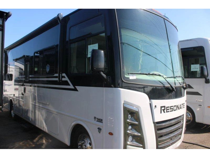 Thor Motor Coach Resonate 30c 2026 alt