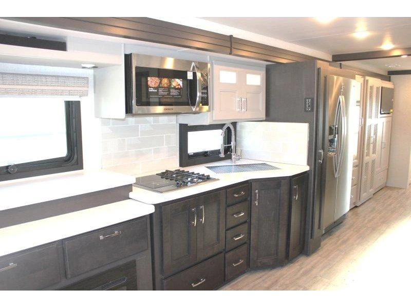 Thor Motor Coach Inception 38dx 2026 alt