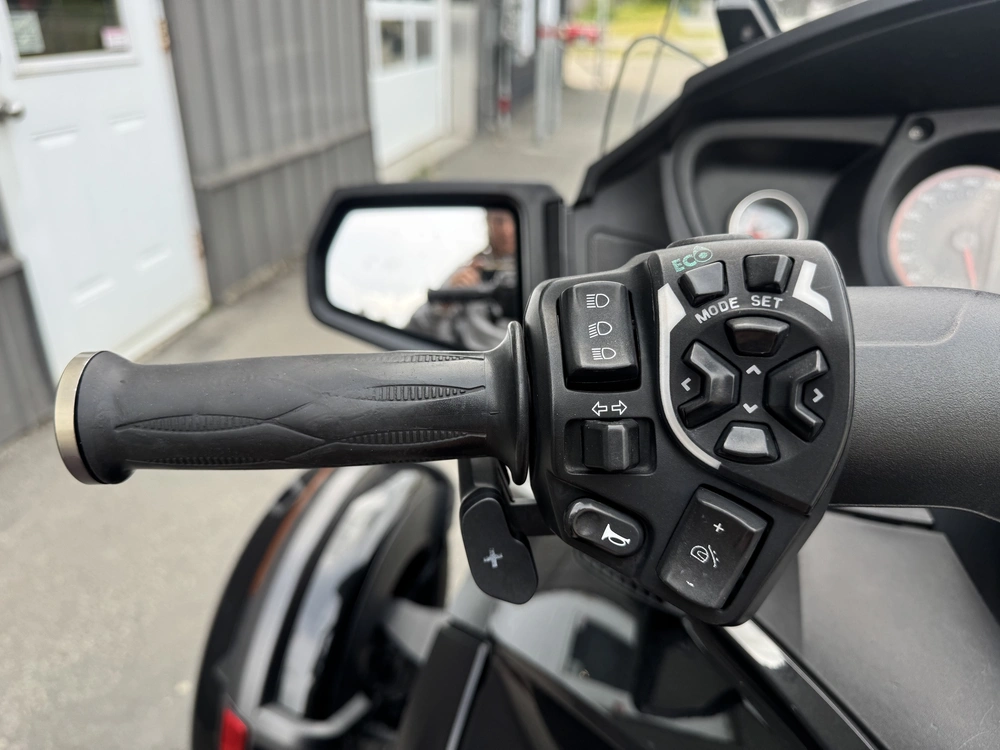 Can-am Rt-s 2016 alt