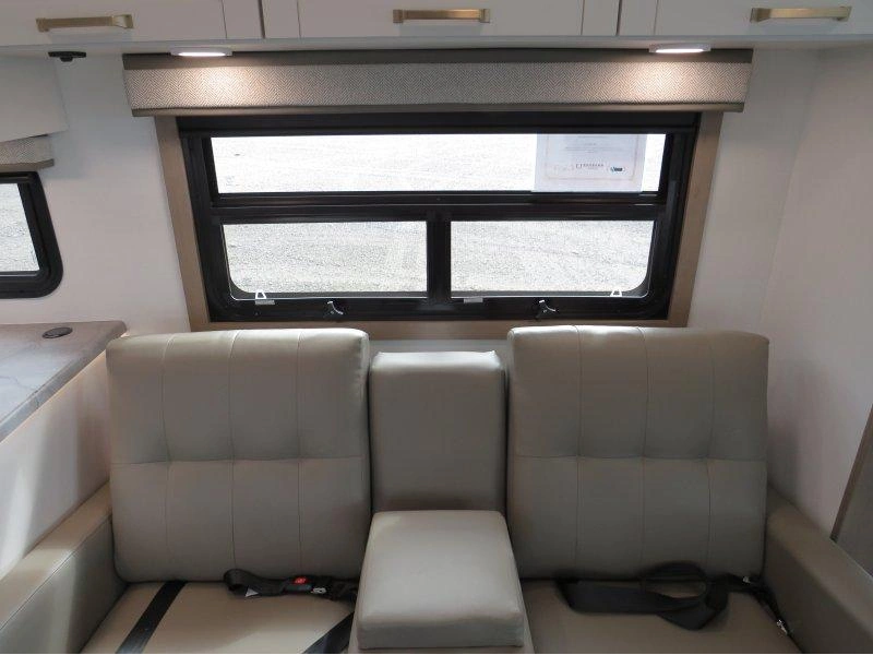 Entegra Coach Vision 29s 2027 alt
