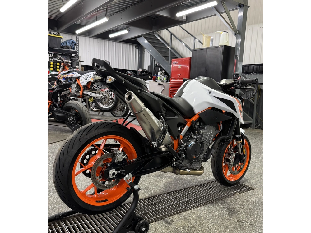 2021 Ktm 890 Duke R alt
