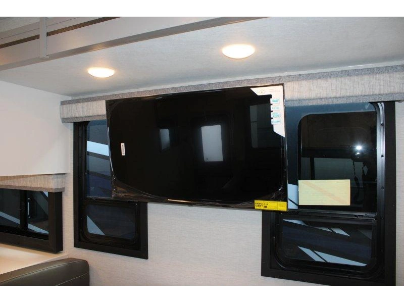 Thor Motor Coach Resonate 30c 2026 alt