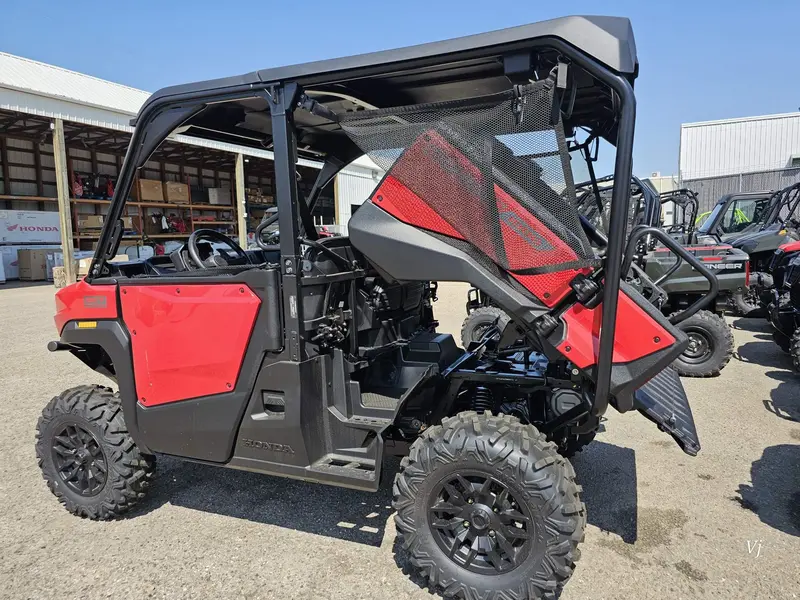 2026 Honda Pioneer 1000-5p Deluxe alt