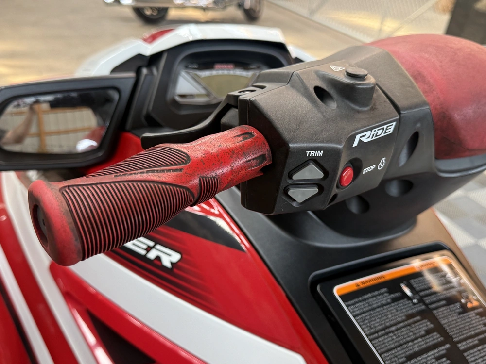 2017 Yamaha Wave Runner alt