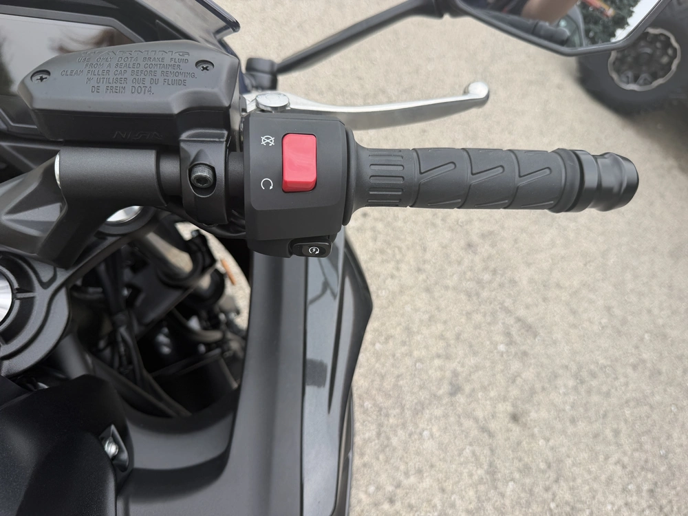 2026 Kawasaki Ninja 650 alt