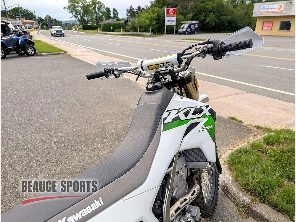 2026 Kawasaki Klx 300r Moto Hors-route Sentier Trail Récréative Off-road Démarreur Électrique Suspension Longue Loisir Faible Heures Crf Tt-r Dr-z Beta alt
