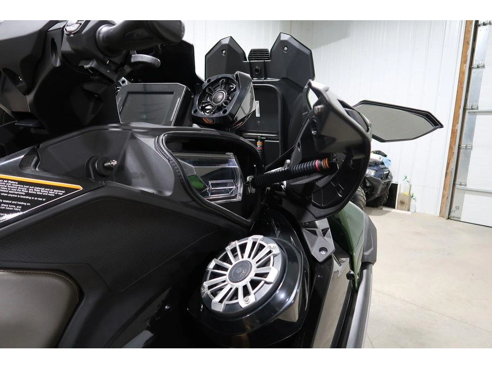 2025 Kawasaki Ultra 310lx alt