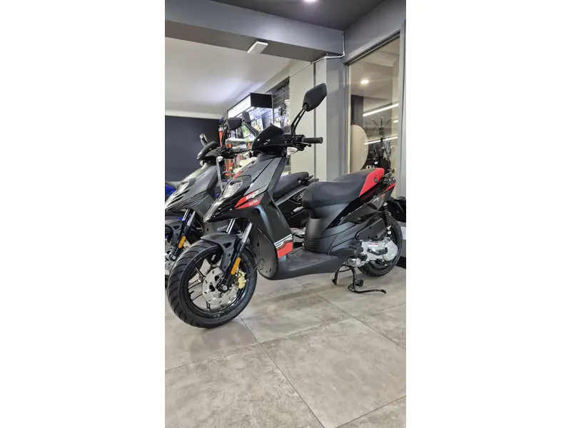 Aprilia SR MT 50 2026