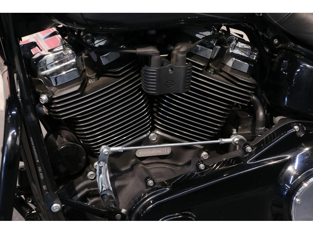 2025 Harley-davidson Softail Heritage Classic (flhc) alt