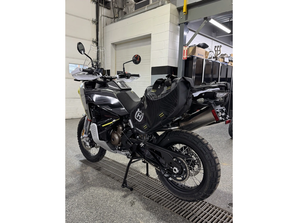 Husqvarna Norden 901 Expeditio 2025 alt