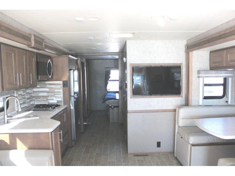 Thor Motor Coach Miramar 35.2 2022 alt