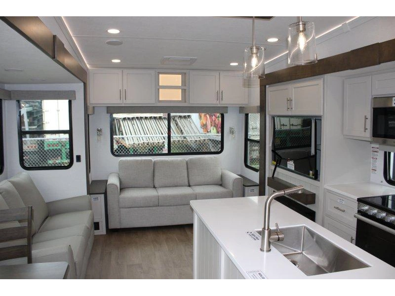 Alliance Avenue 32rls 2027 alt