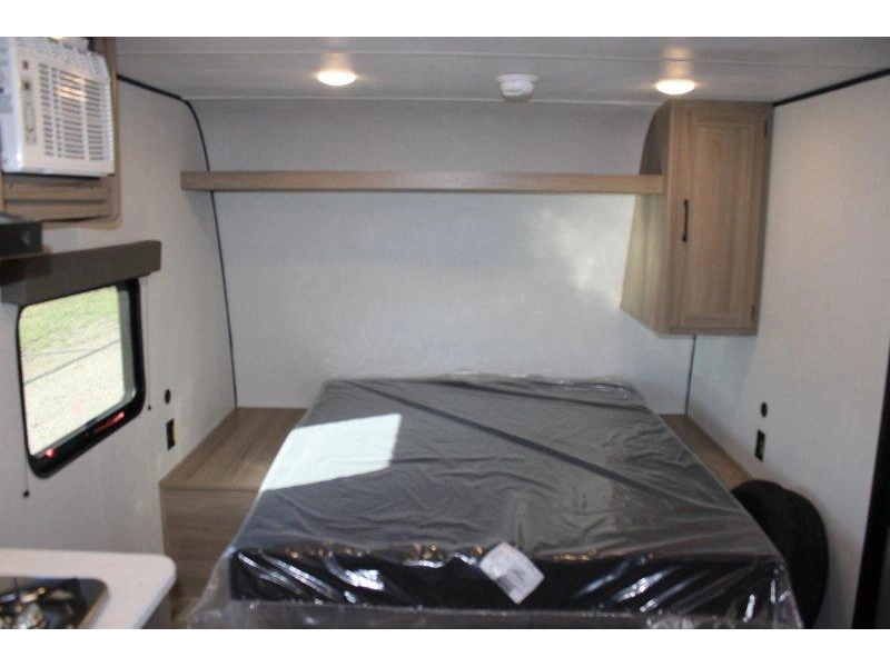 Keystone Rv Coleman 17r 2026 alt