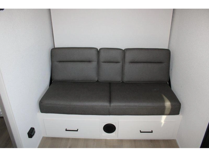Grand Design Momentum 22mav 2026 alt